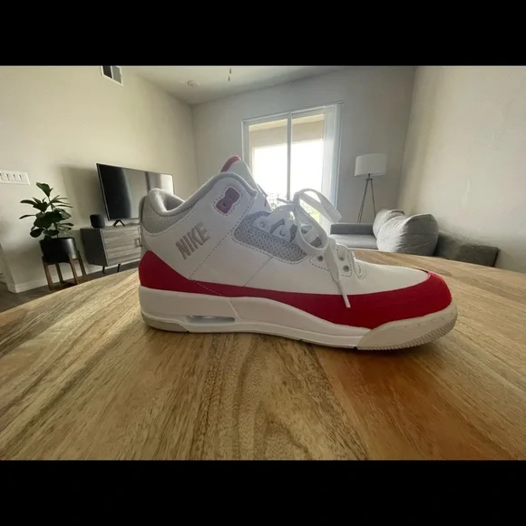 Brand Jordan 3 Retro Tinker White University Red - Picture 7 of 8